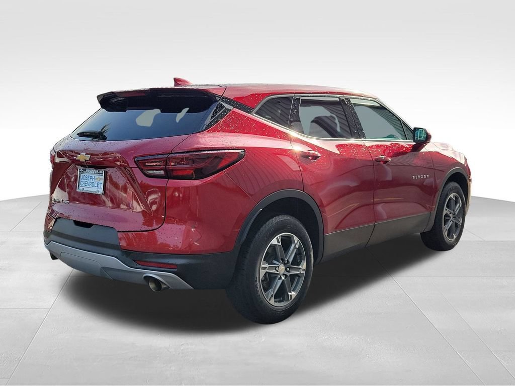Used 2025 Chevrolet Blazer LT AWD/4WD image 4