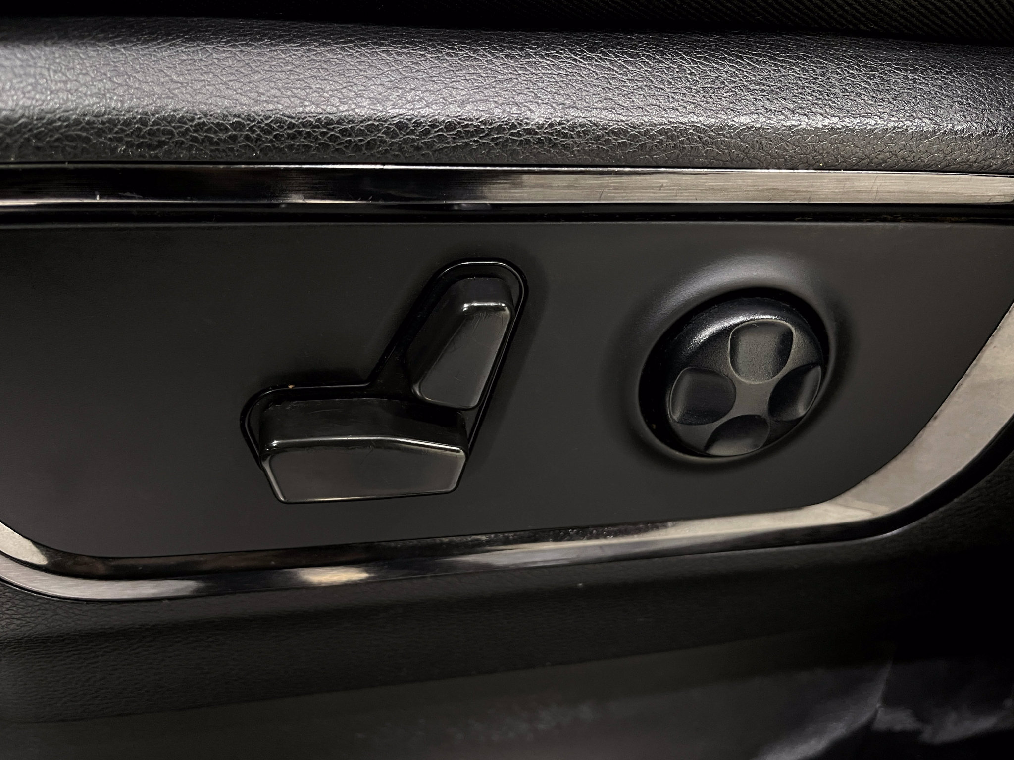 Used 2022 RAM 1500 Limited AWD/4WD image 16
