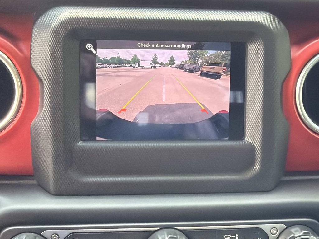 Used 2021 Jeep Gladiator Rubicon w/ LED Lighting Group AWD/4WD image 31