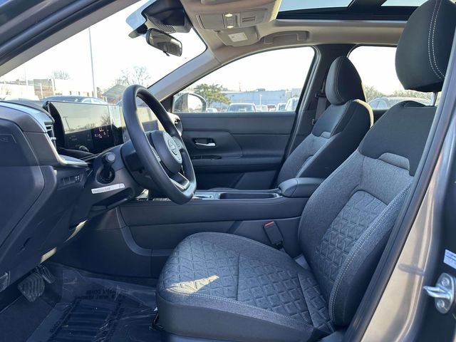New 2026 Nissan Kicks SV w/ SV Premium Package AWD/4WD image 16