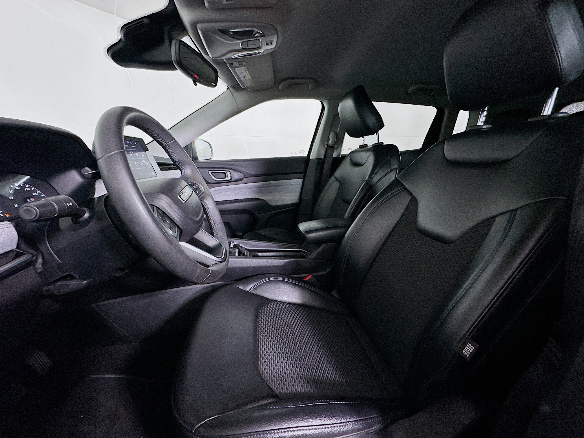 Used 2022 Jeep Compass Latitude image 13