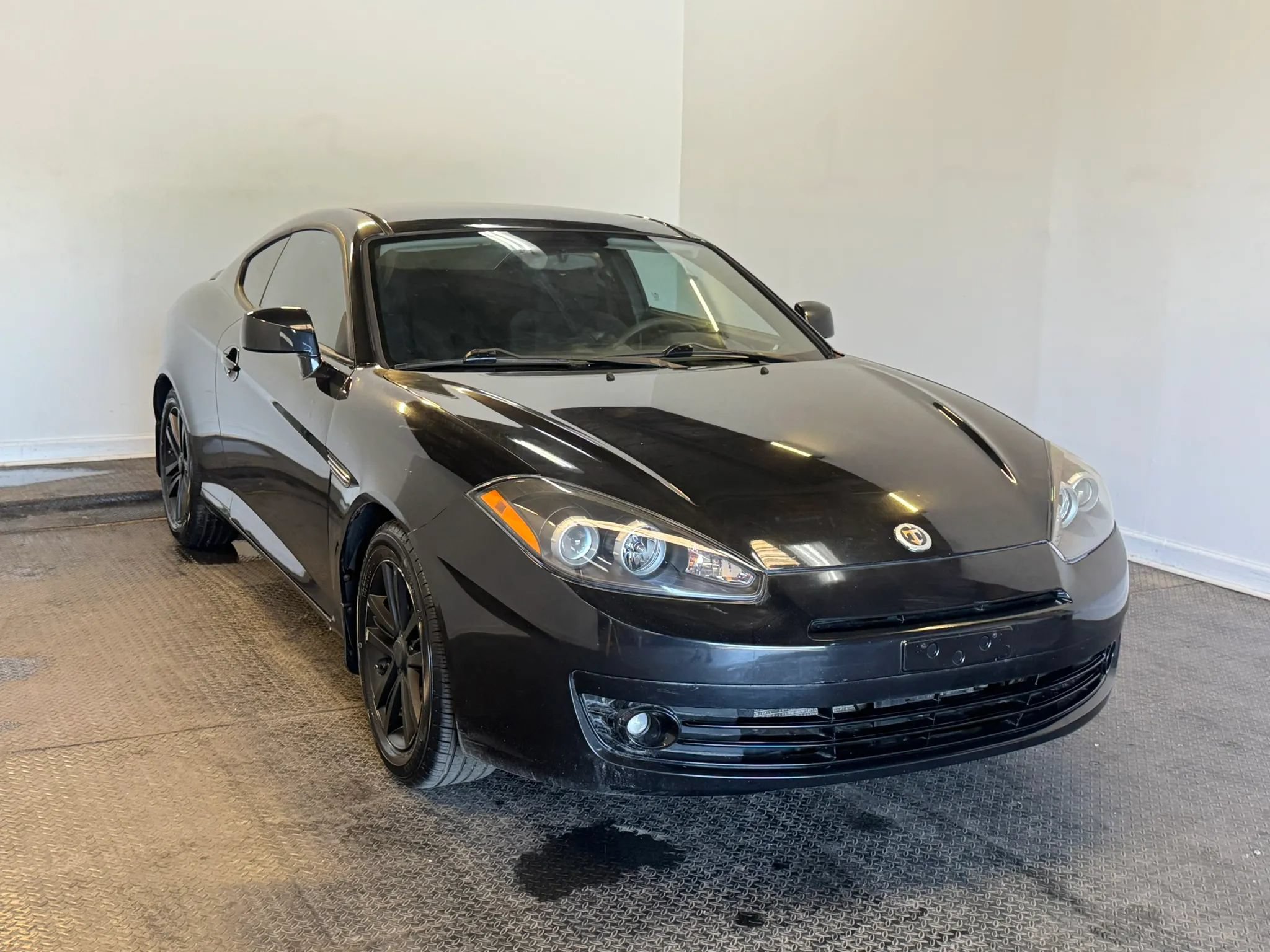 Used 2008 Hyundai Tiburon GS FWD image 3