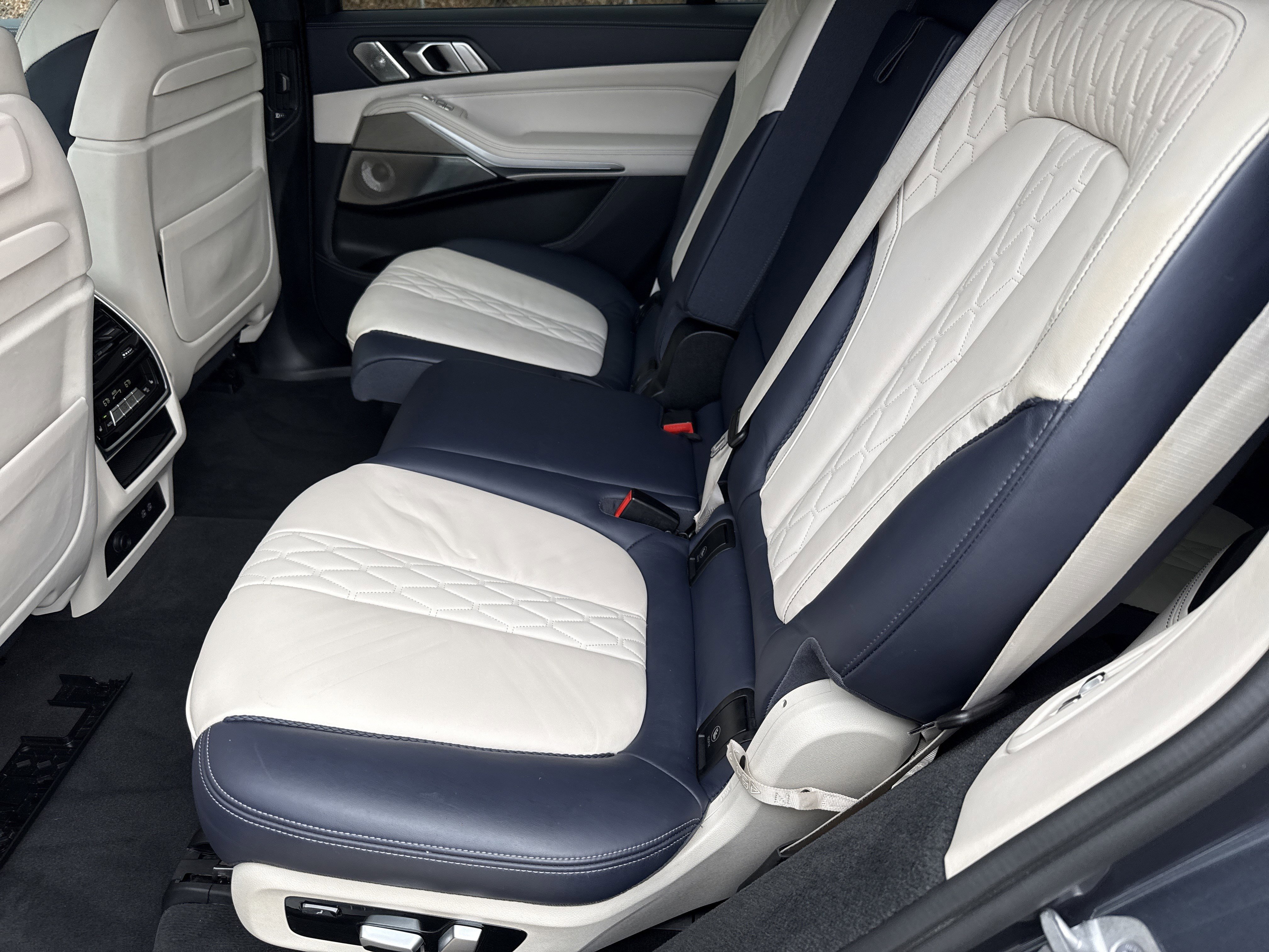 Used 2021 BMW X7 M50i w/ Dynamic Handling Package image 20