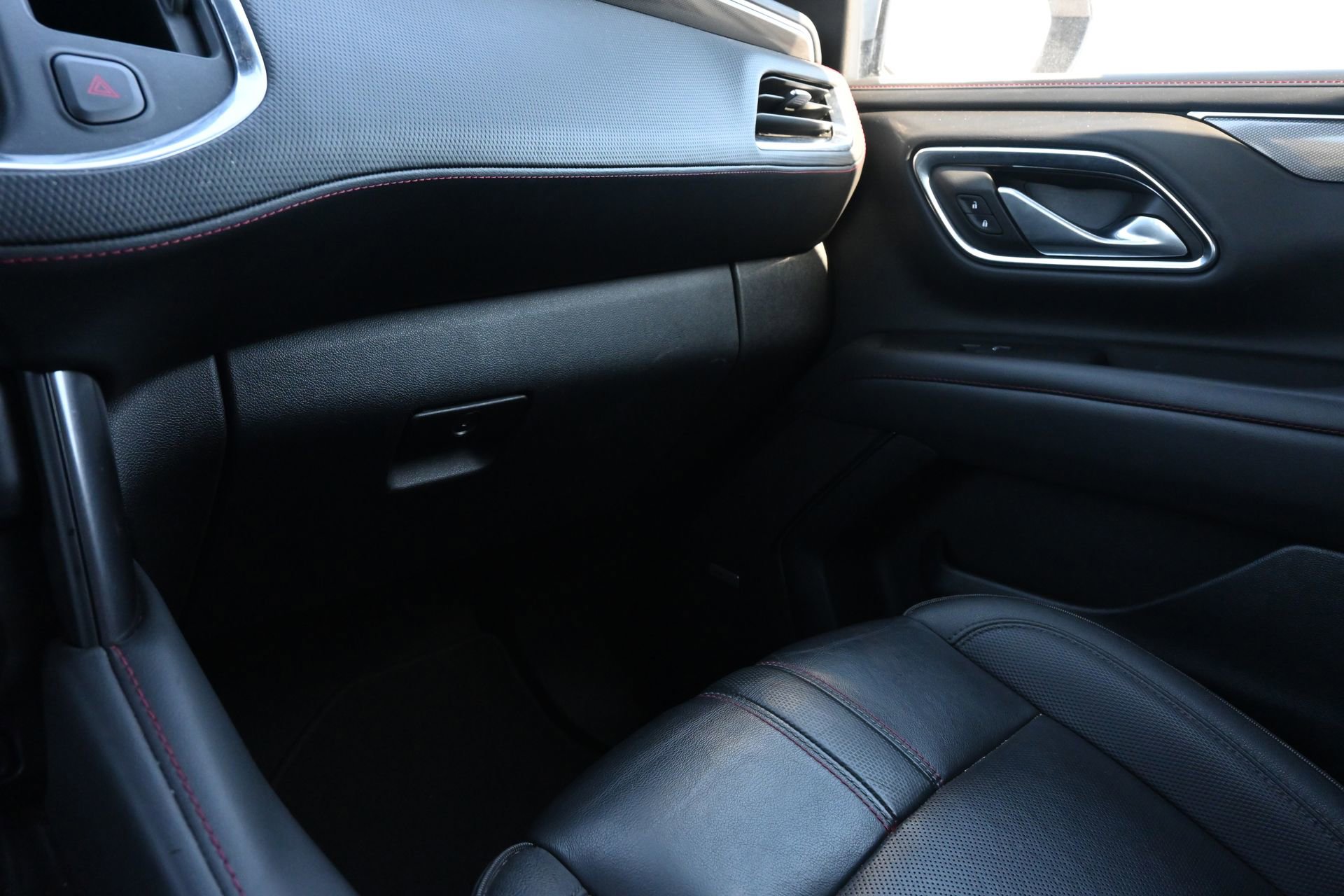 Used 2024 Chevrolet Suburban RST image 8