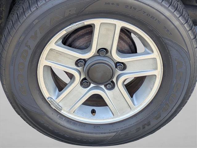 Used 2004 Chevrolet Tracker LT image 14