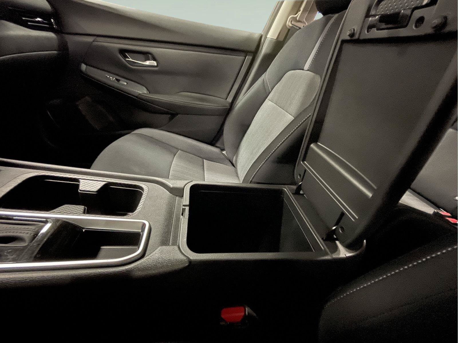 Used 2024 Nissan Sentra SV FWD image 36