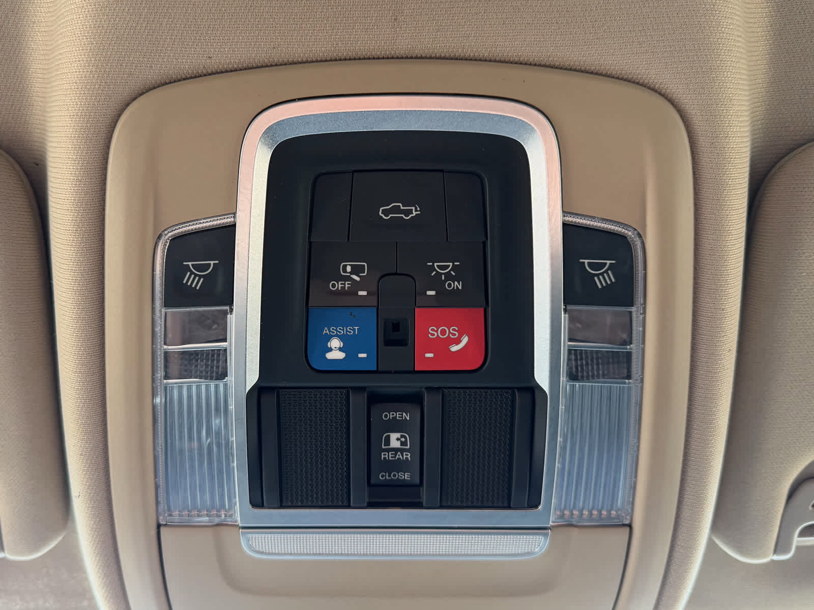 Used 2020 RAM 3500 Laramie image 22