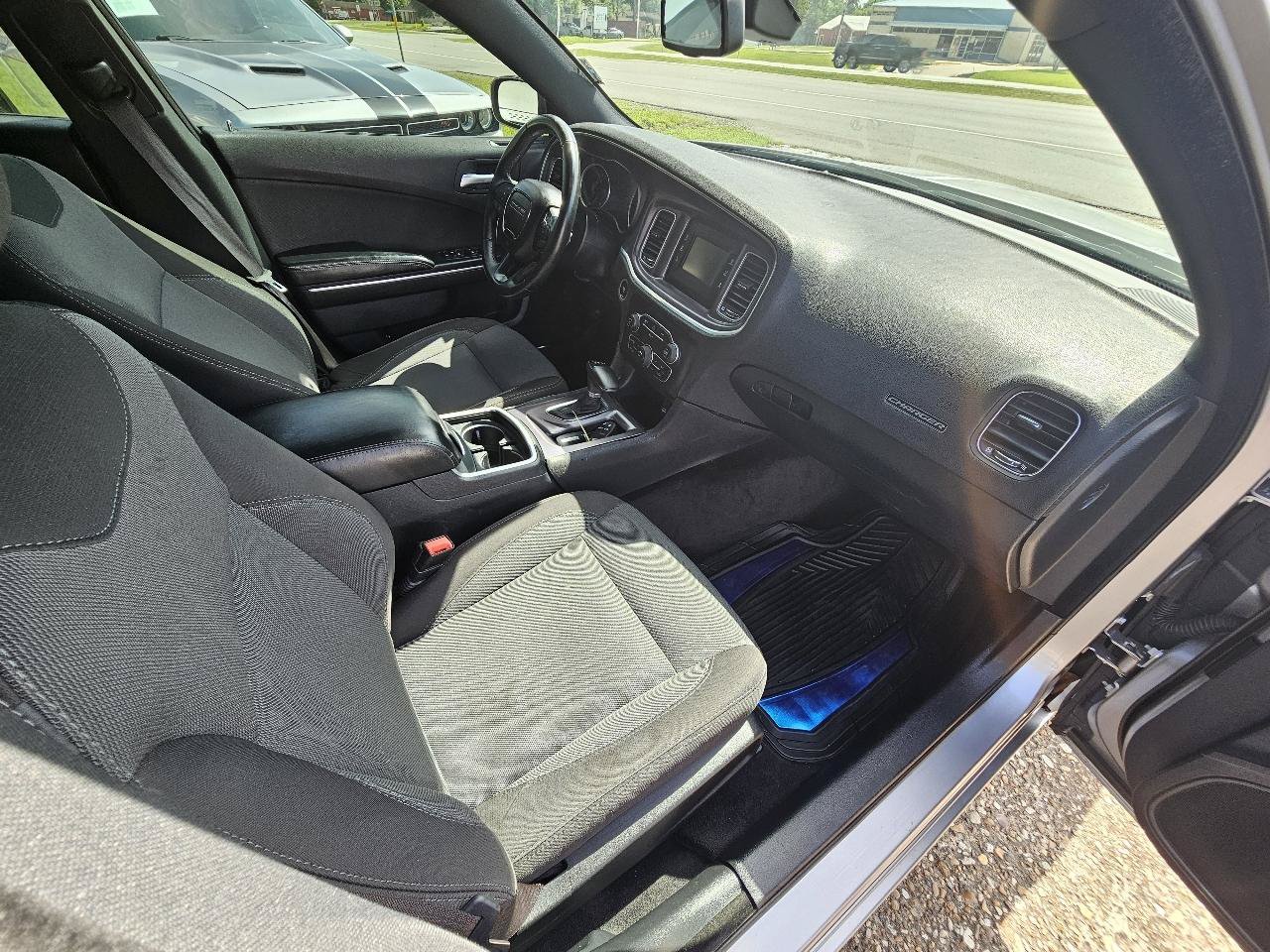 Used 2015 Dodge Charger SE w/ Popular Equipment Group RWD image 31