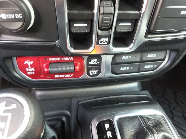 Used 2024 Jeep Gladiator Rubicon w/ Steel Bumper Group AWD/4WD image 17