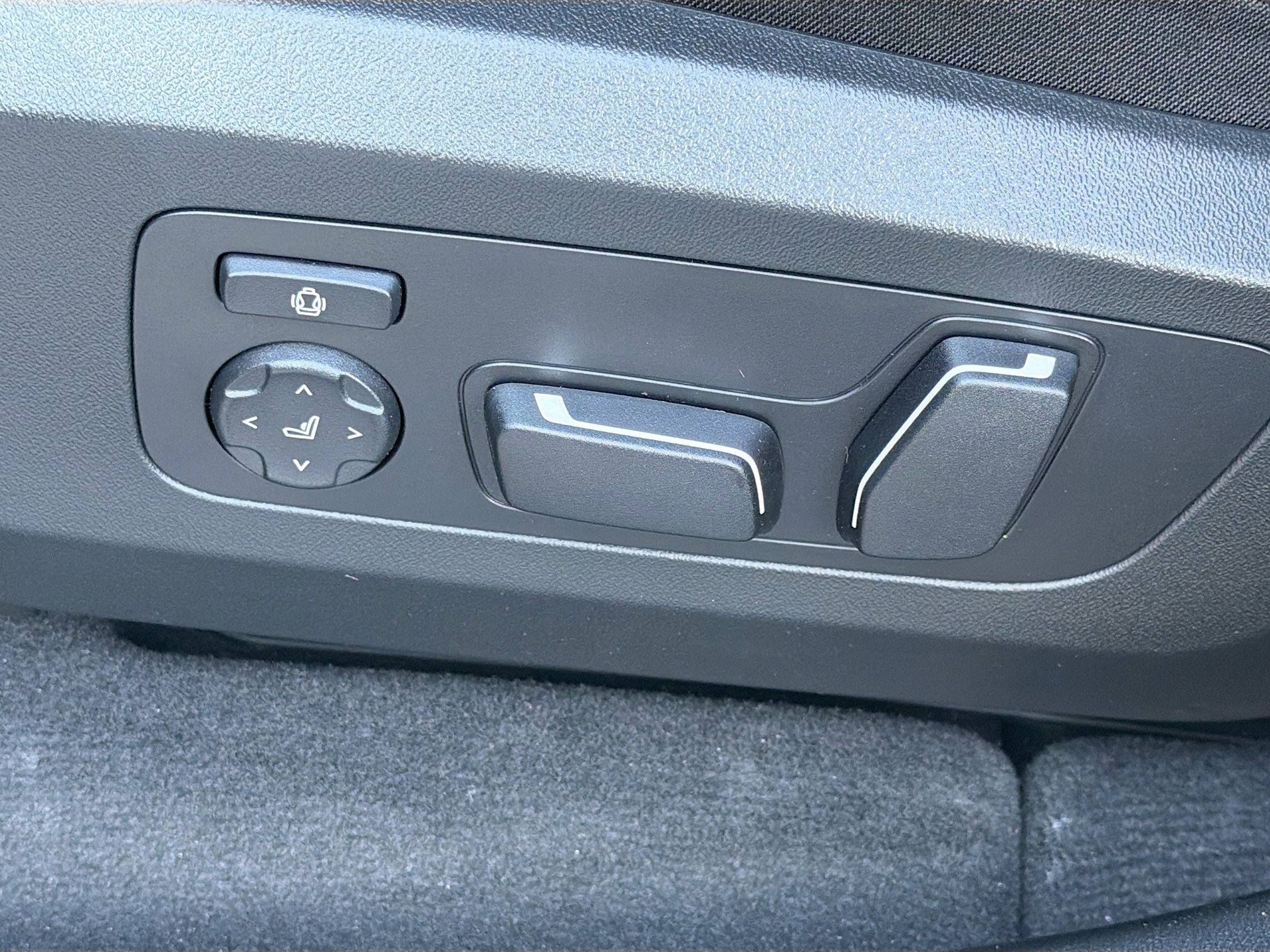 New 2026 BMW X3 M50 w/ Premium Package image 24
