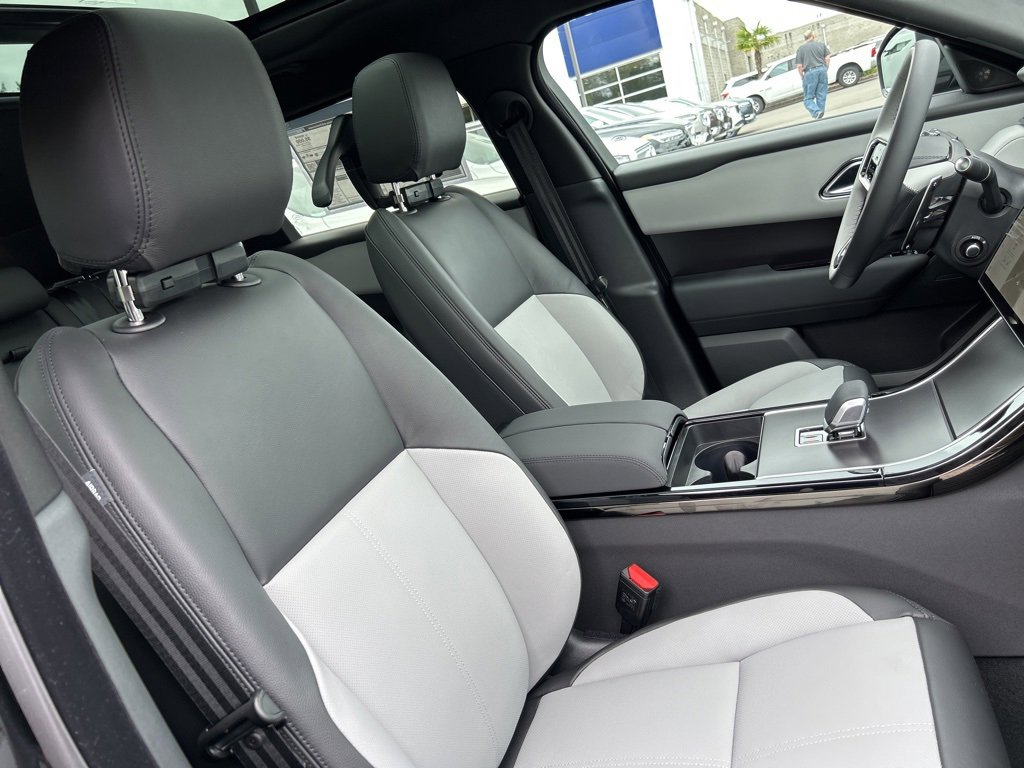 New 2026 Land Rover Range Rover Velar Dynamic SE image 21