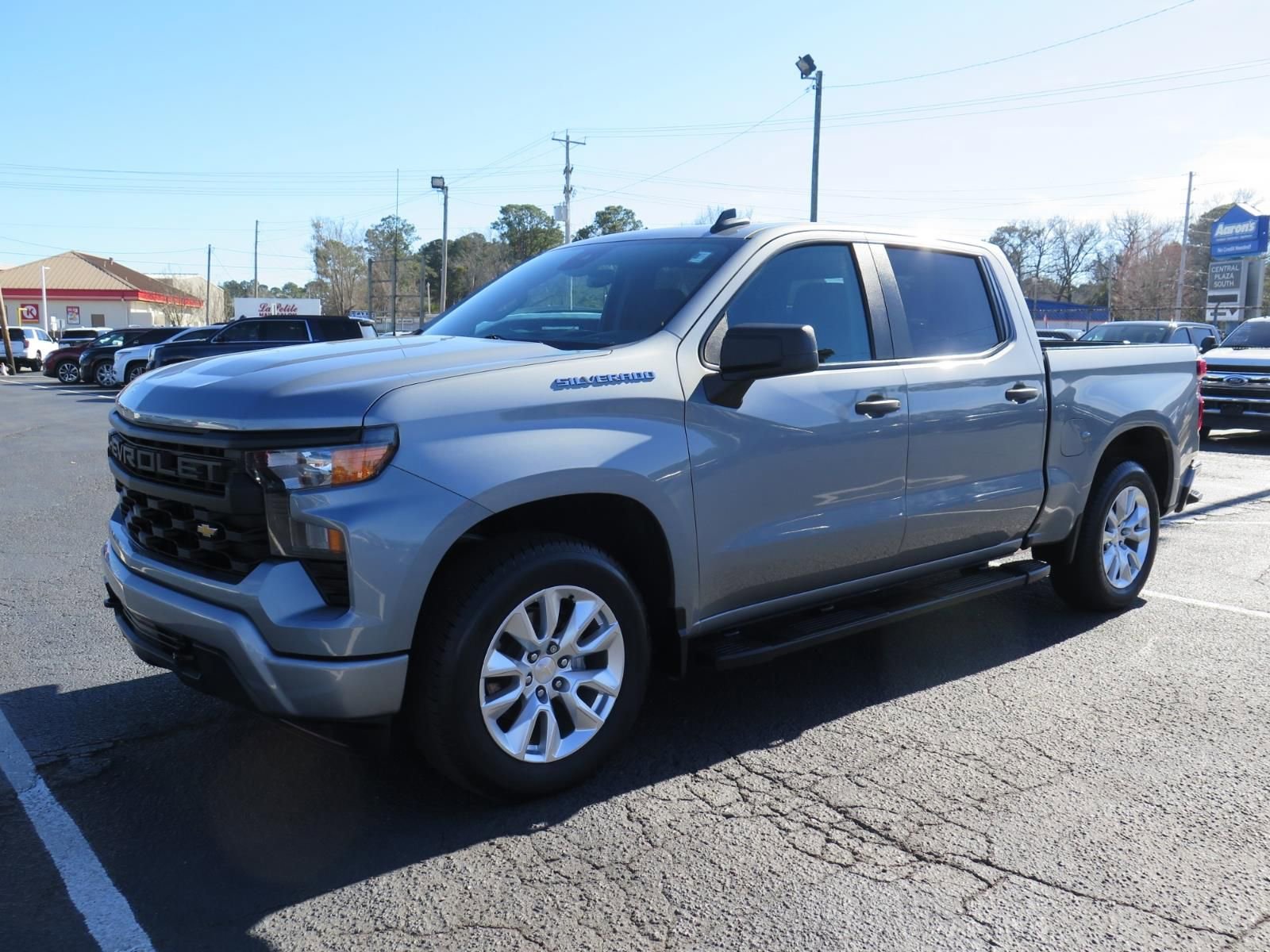 Used 2023 Chevrolet Silverado 1500 Custom image 9