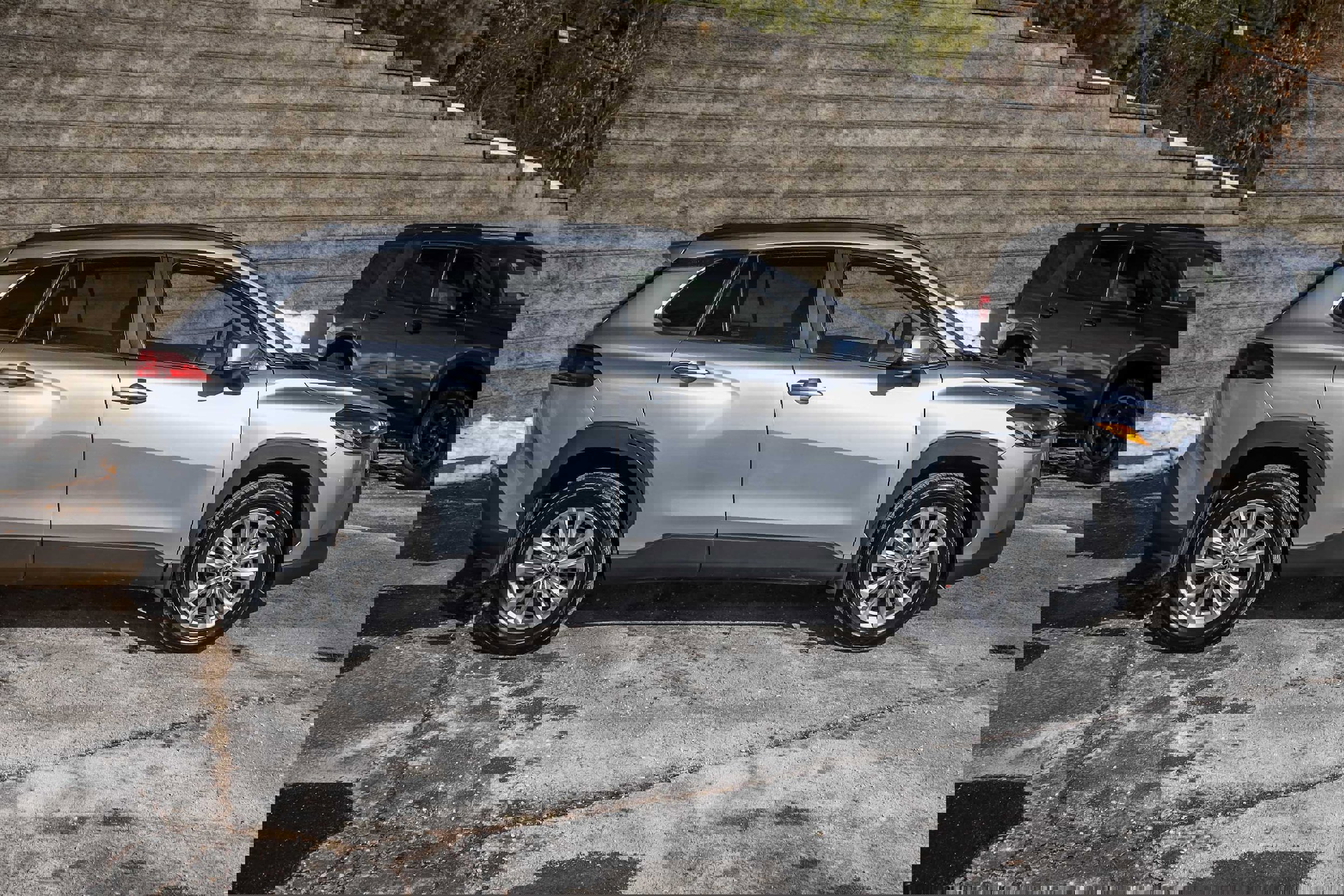 Certified 2023 Toyota Corolla Cross LE w/ Moonroof Package image 4