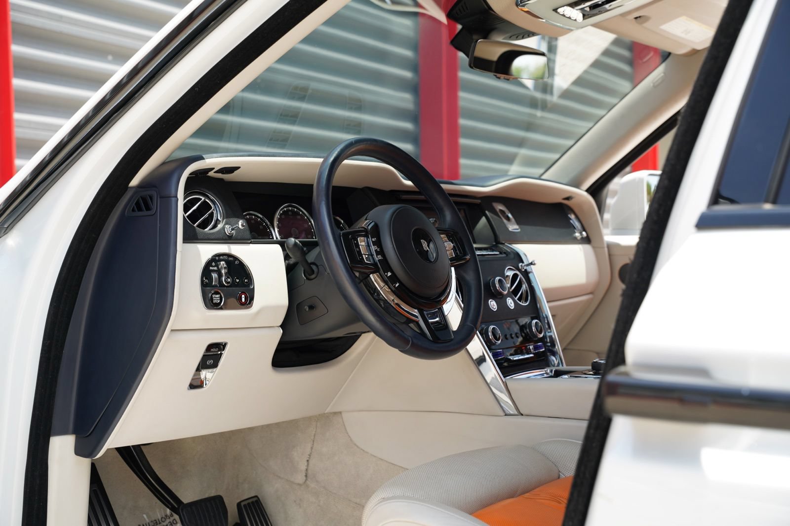 Used 2019 Rolls-Royce Cullinan AWD/4WD image 19