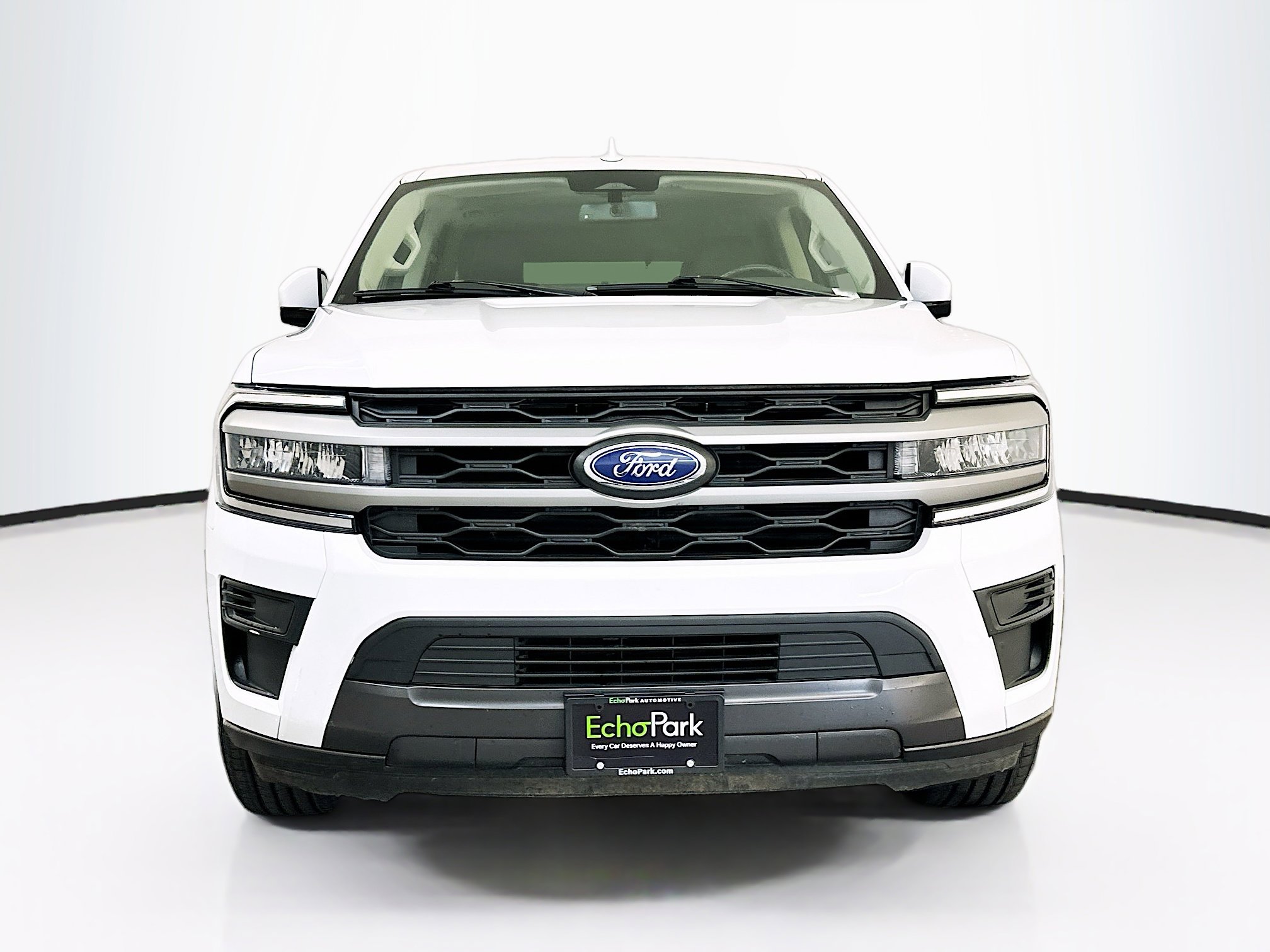 Used 2024 Ford Expedition XLT image 2