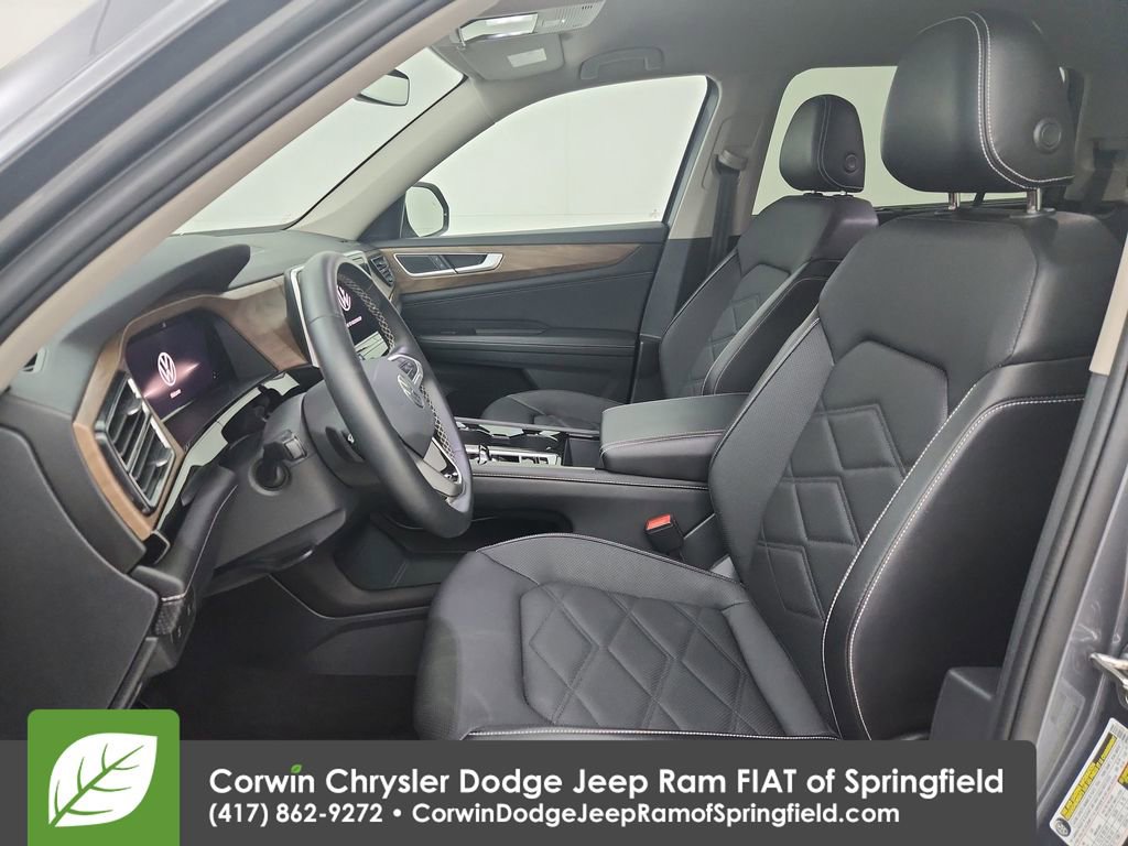 Used 2025 Volkswagen Atlas SE image 19
