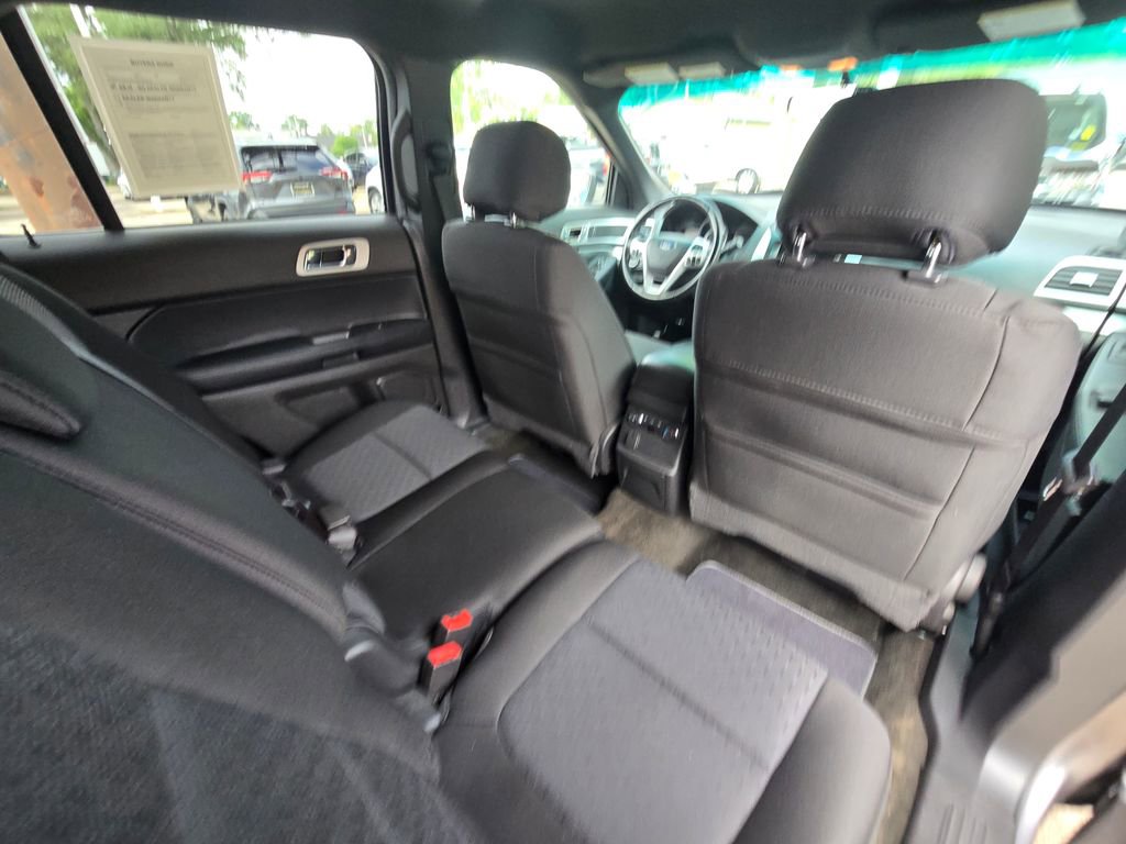 Used 2014 Ford Explorer XLT w/ Equipment Group 201A image 9