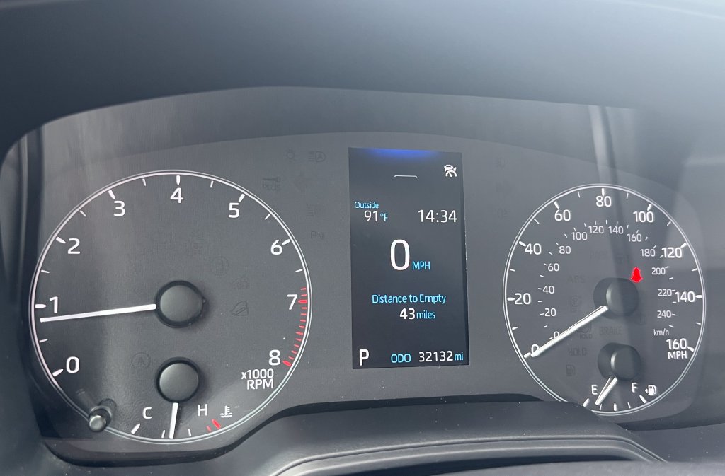 Used 2025 Toyota Corolla LE FWD image 21