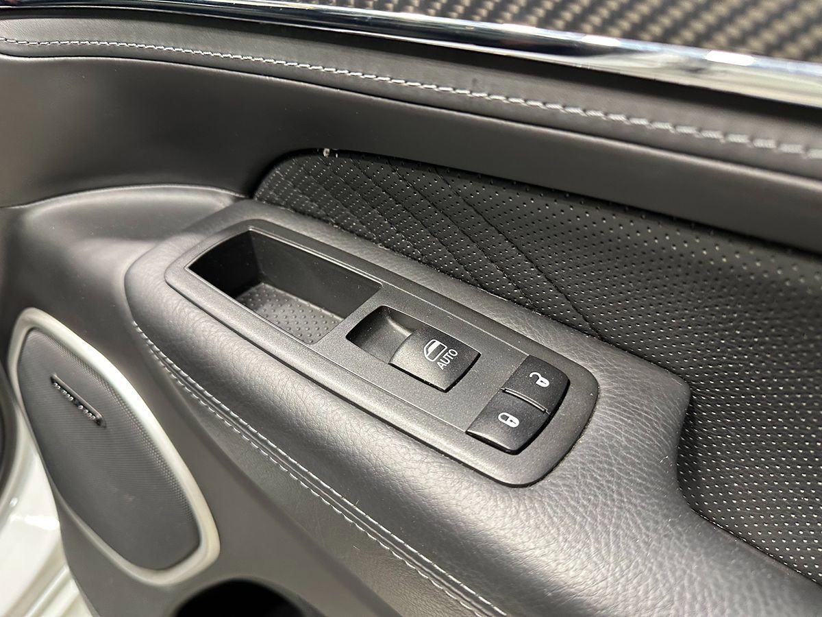 Used 2020 Jeep Grand Cherokee SRT AWD/4WD image 13