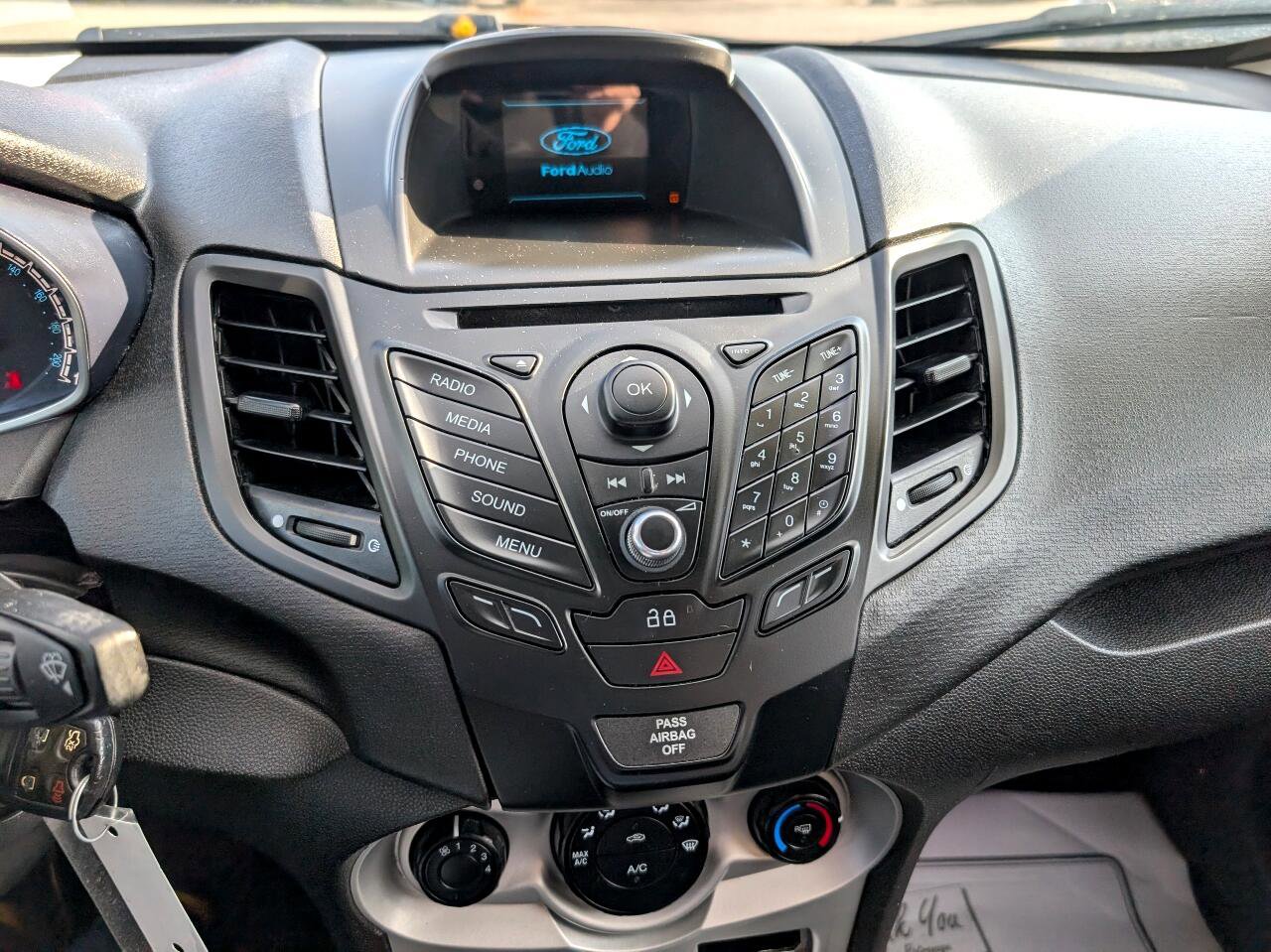 Used 2015 Ford Fiesta SE image 17