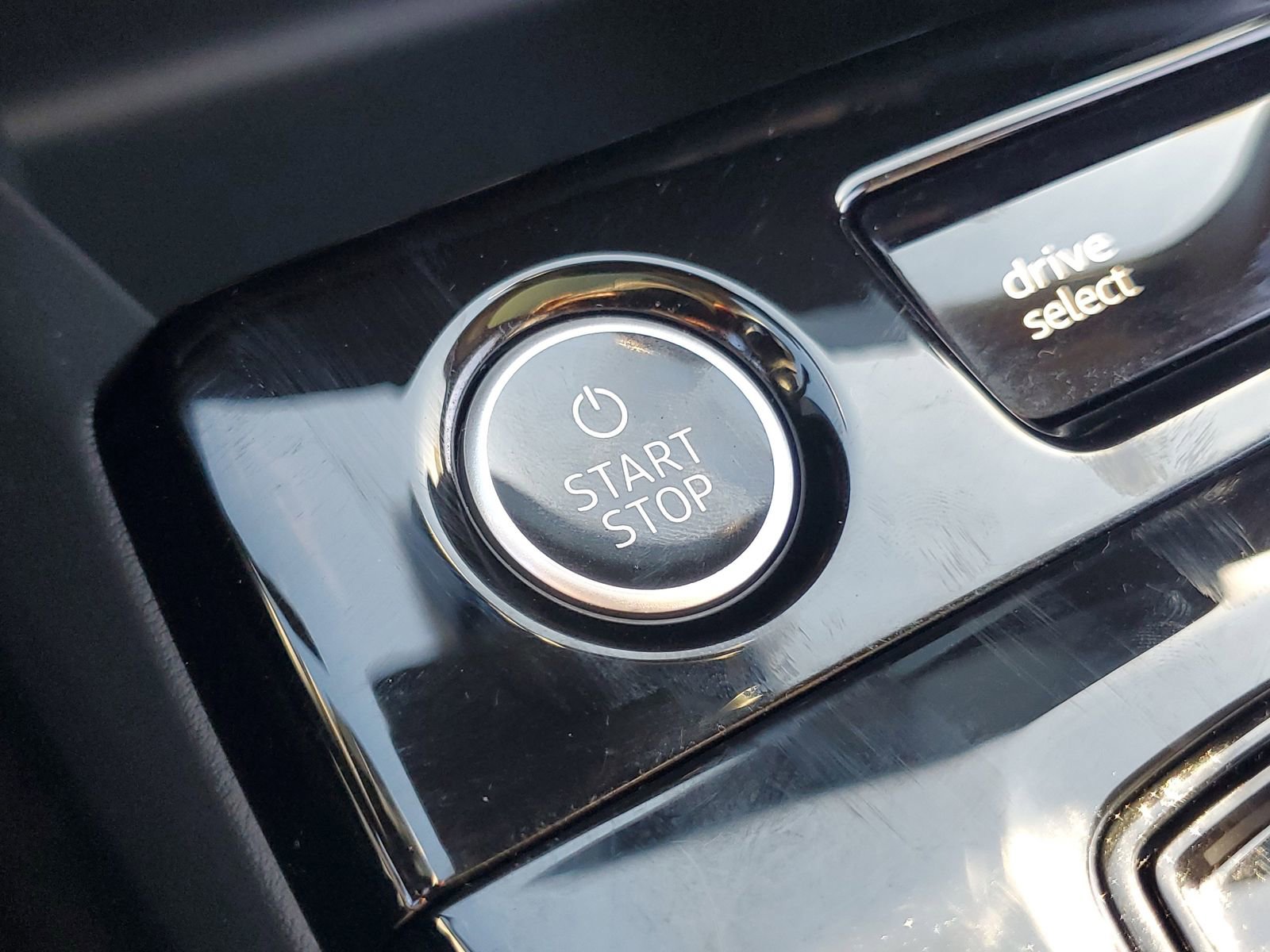 Used 2025 Audi A6 e-tron Premium w/ Ultra Package image 32