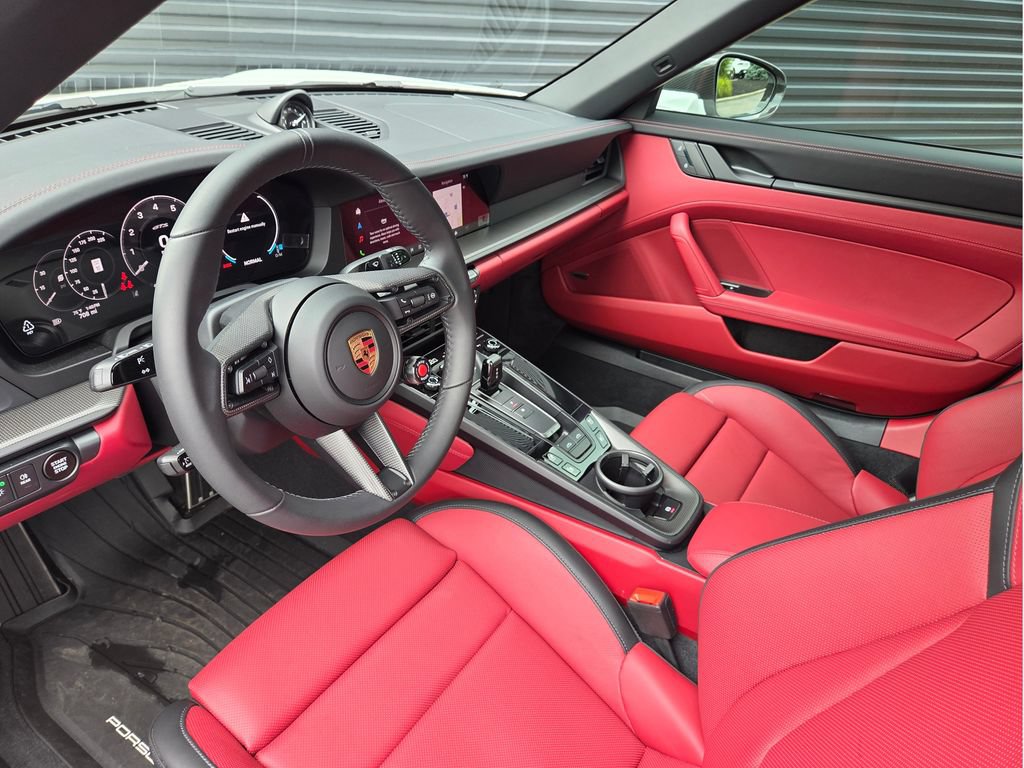 Certified 2026 Porsche 911 Targa 4 GTS AWD/4WD image 4