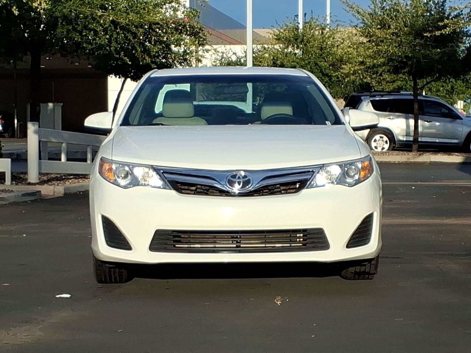 Used 2012 Toyota Camry LE FWD image 2
