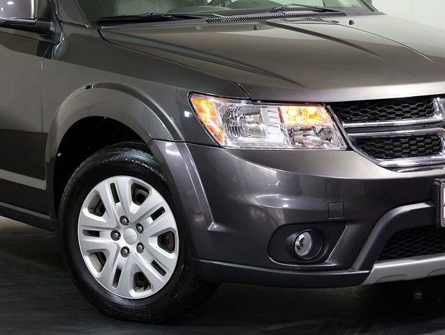 Used 2019 Dodge Journey SE w/ Connectivity Group FWD image 8