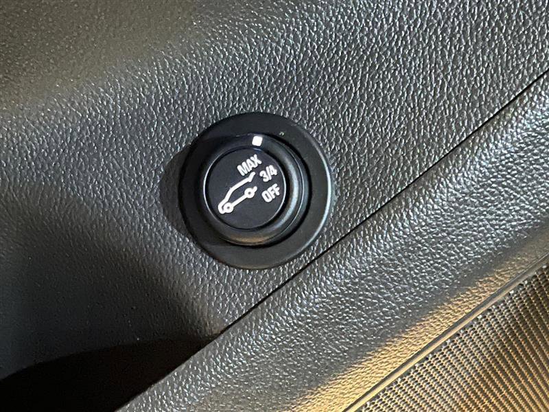 Used 2019 Buick Envision Essence image 30