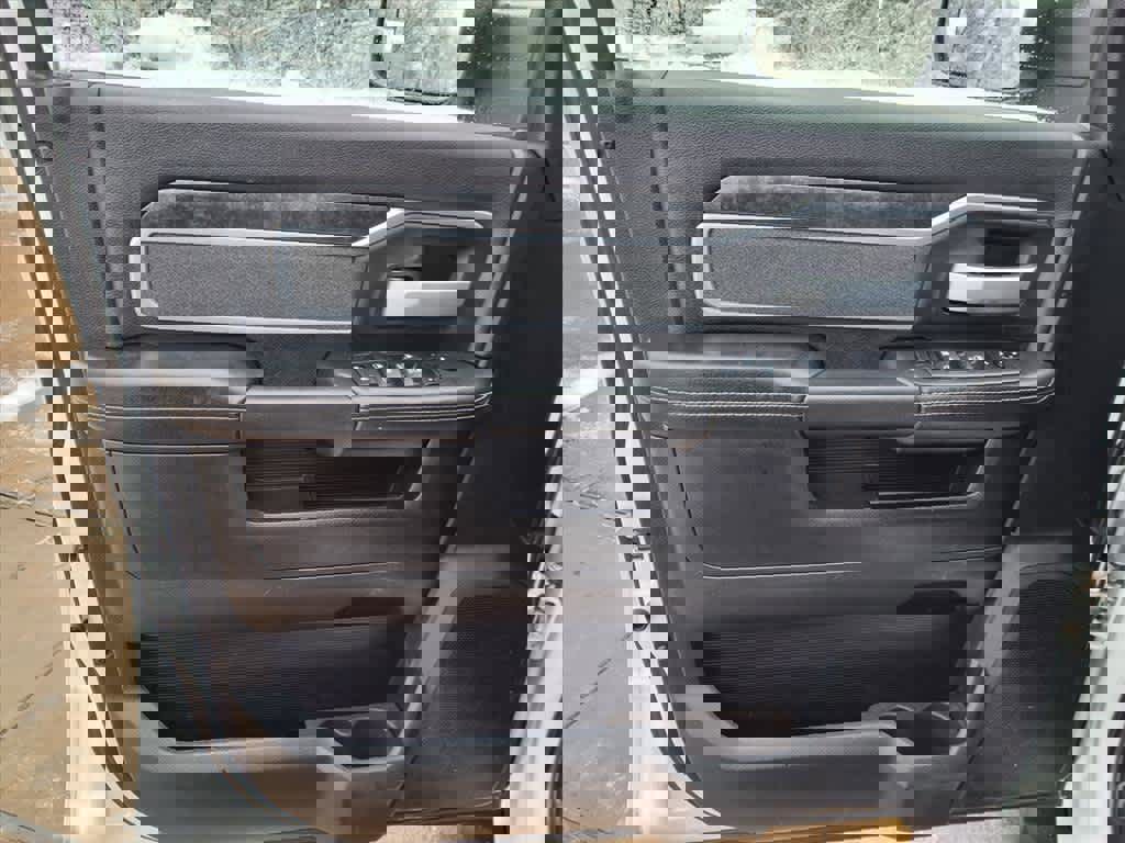 Used 2019 RAM 2500 Big Horn w/ Night Edition image 13