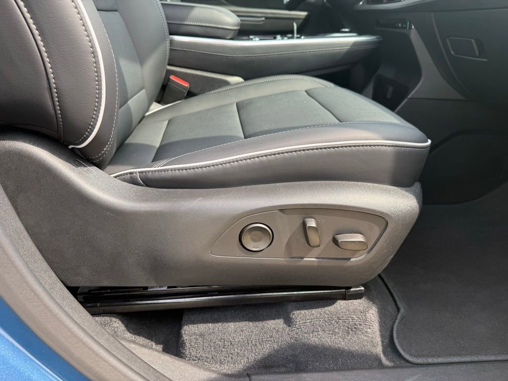 Used 2025 Buick Enclave Preferred w/ LPO, All-Weather Package image 23