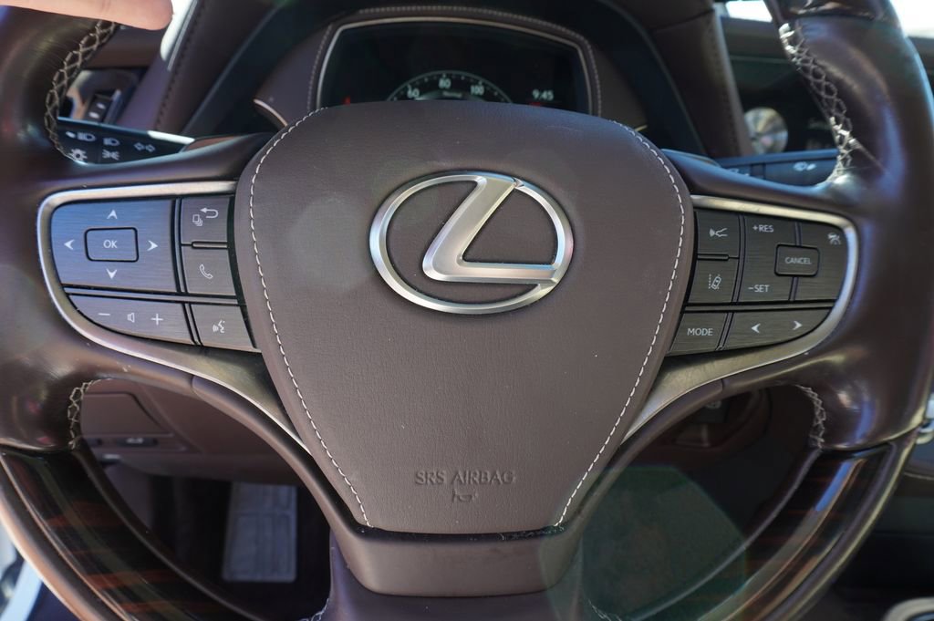 Used 2018 Lexus LS 500 w/ Interior Upgrade Package image 18