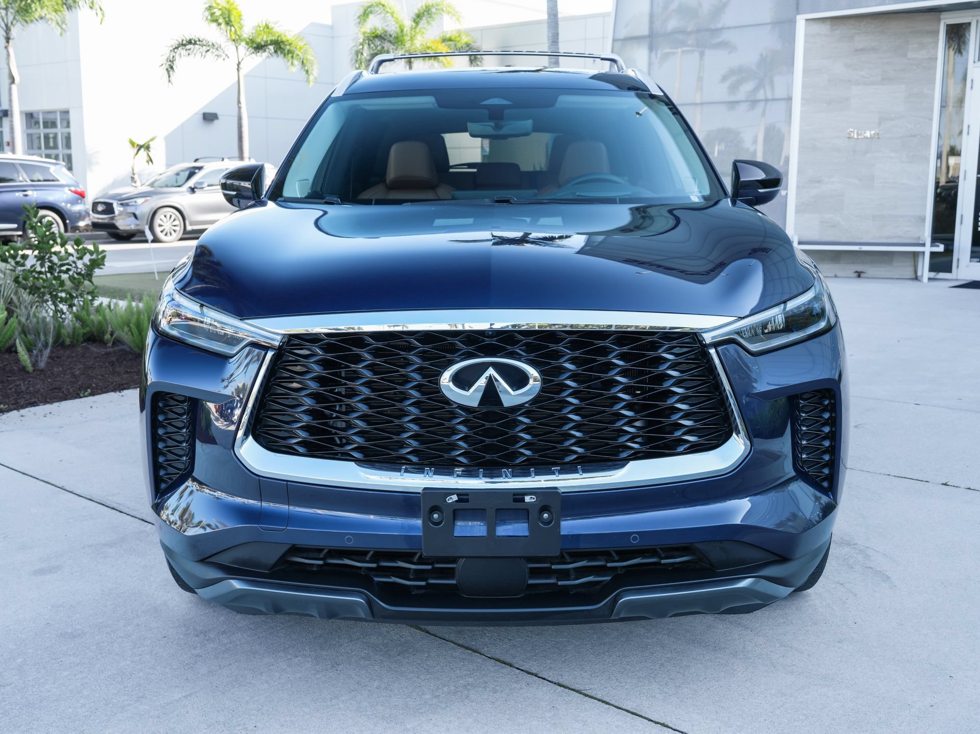Used 2023 INFINITI QX60 Sensory w/ Vision Package AWD/4WD image 4