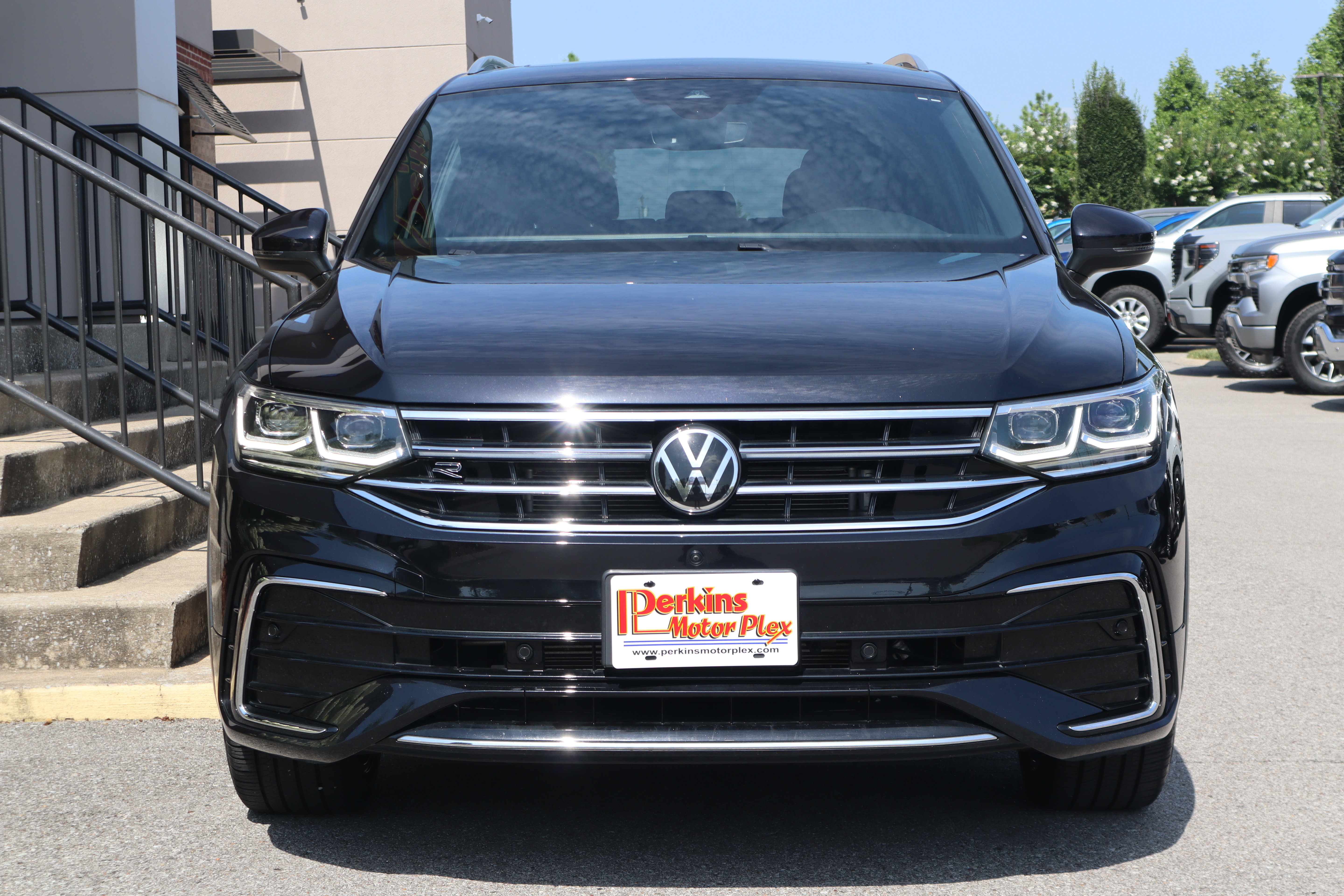 Used 2022 Volkswagen Tiguan SEL R-Line AWD/4WD image 4