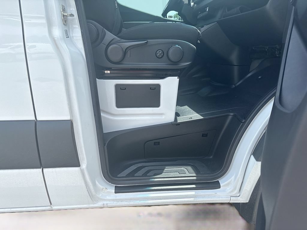 Used 2023 Mercedes-Benz Sprinter 2500 image 19
