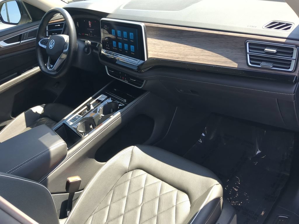 Certified 2025 Volkswagen Atlas SEL Premium R-Line AWD/4WD image 14