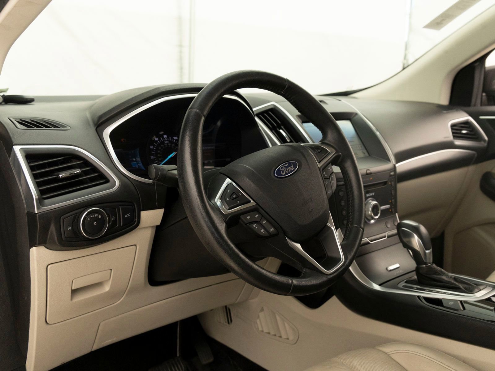 Used 2017 Ford Edge Titanium w/ Equipment Group 301A AWD/4WD image 15