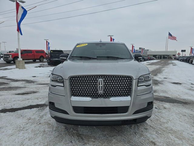 Used 2023 Lincoln Navigator Reserve AWD/4WD image 9