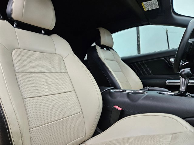 Used 2017 Ford Mustang GT Premium RWD image 17