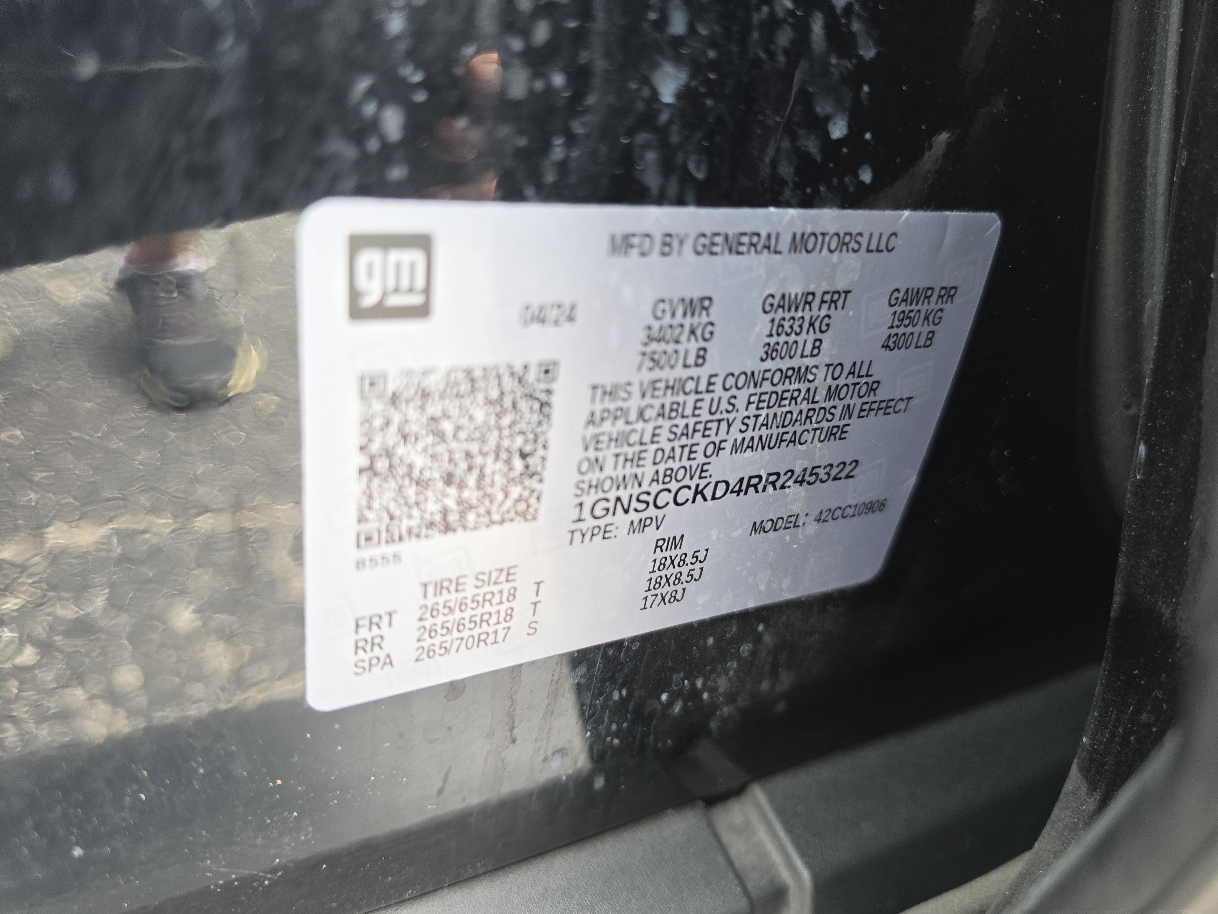 Used 2024 Chevrolet Suburban LT RWD image 37