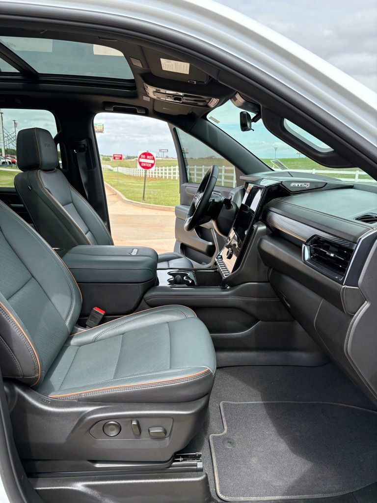 Used 2025 GMC Yukon XL AT4 w/ AT4 Premium Package image 2