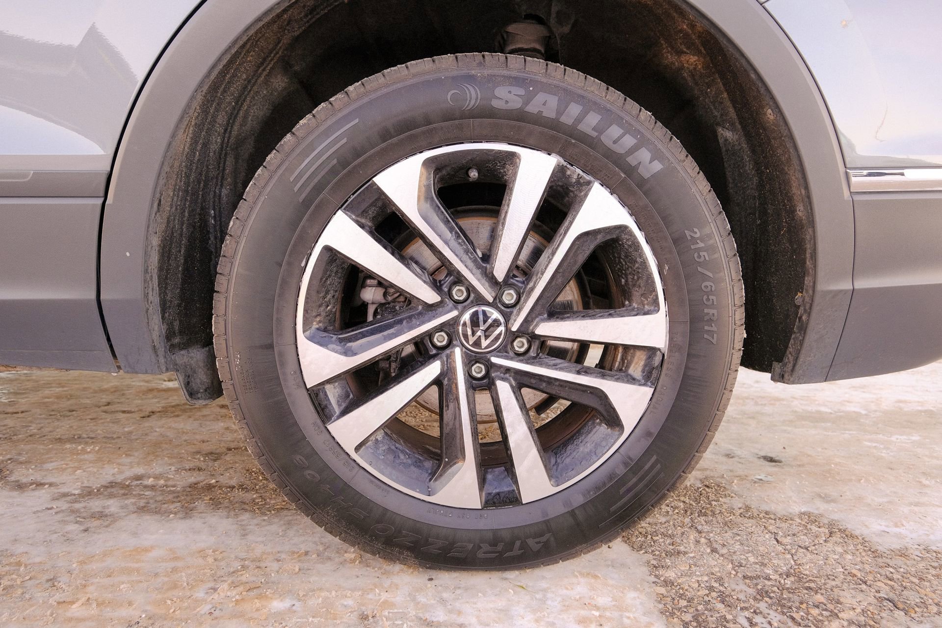 Used 2024 Volkswagen Tiguan S image 44