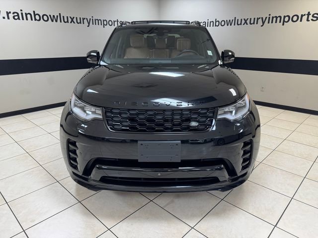 Used 2024 Land Rover Discovery Dynamic SE AWD/4WD image 2