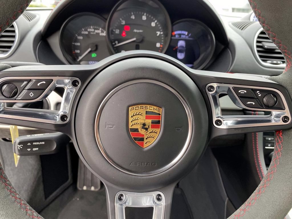 Used 2021 Porsche 718 Boxster Spyder RWD image 14