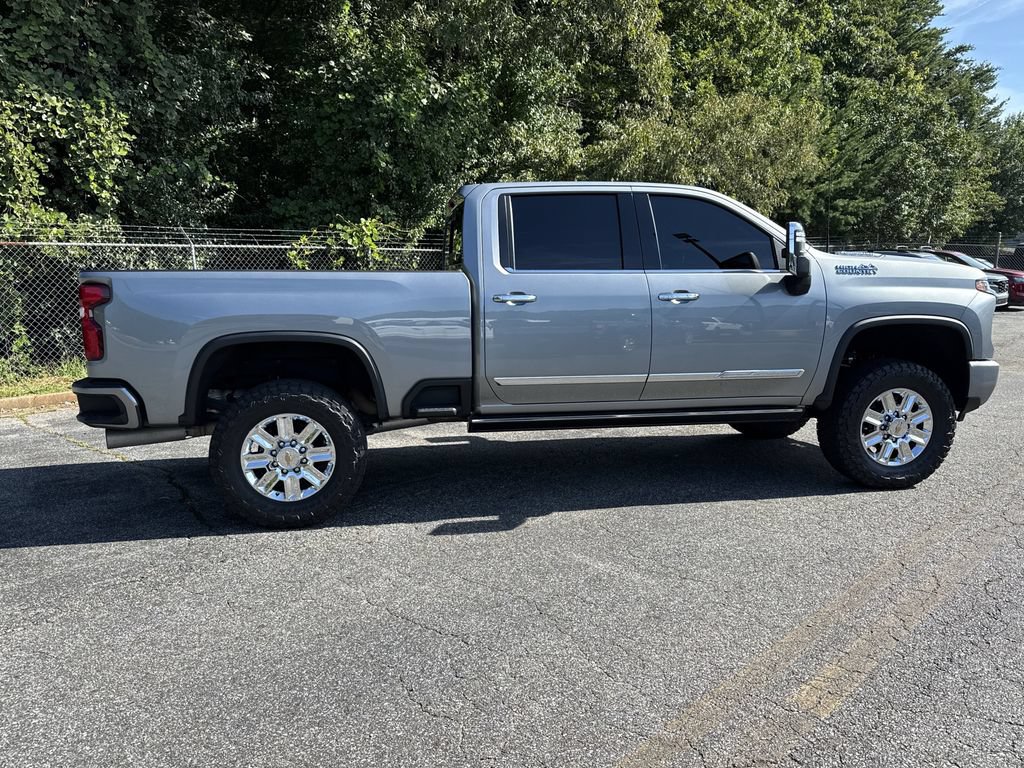 Used 2024 Chevrolet Silverado 2500 High Country w/ High Country Premium Package AWD/4WD image 8