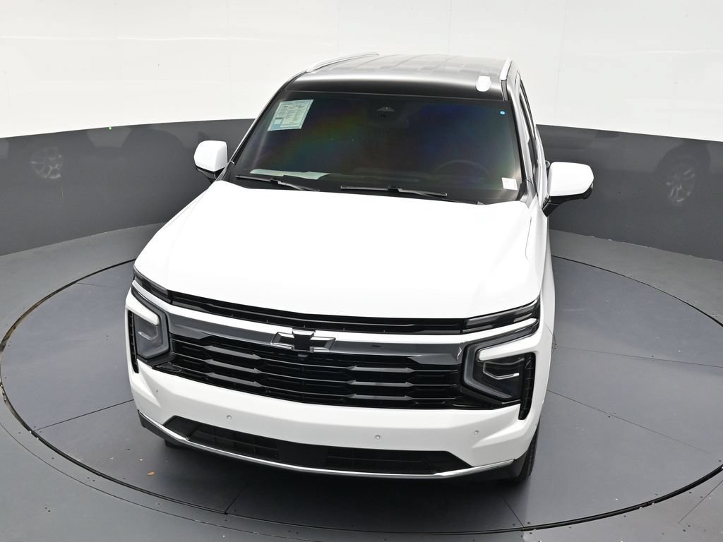 Used 2025 Chevrolet Suburban LS RWD image 18