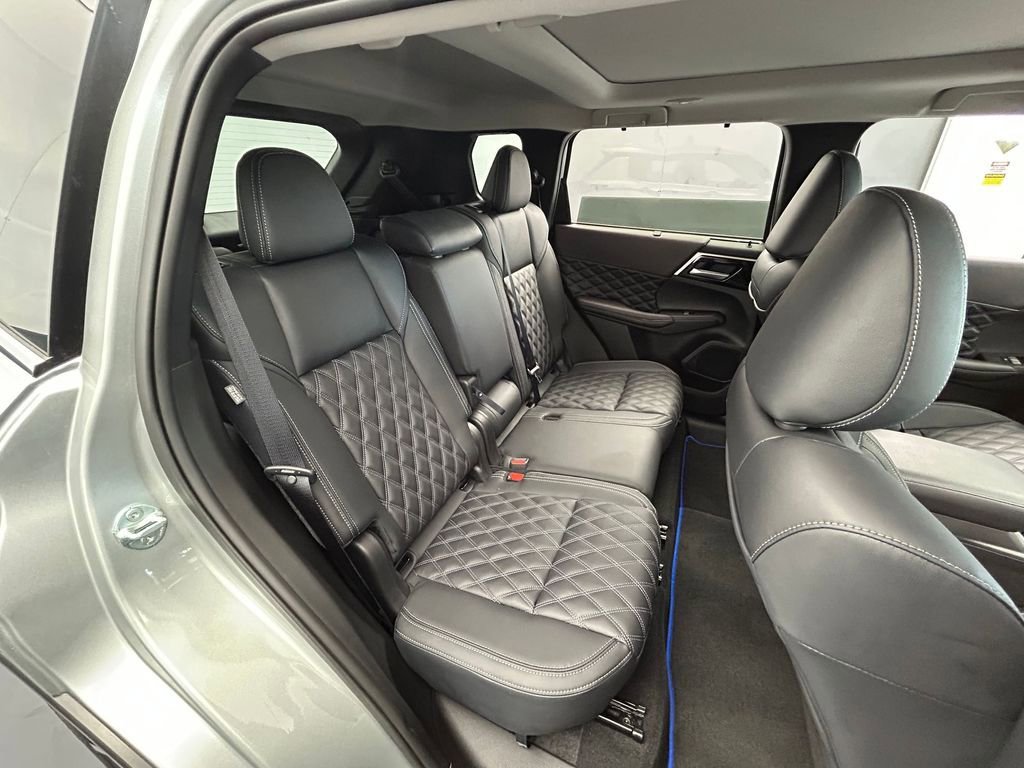 New 2025 Mitsubishi Outlander SEL image 48