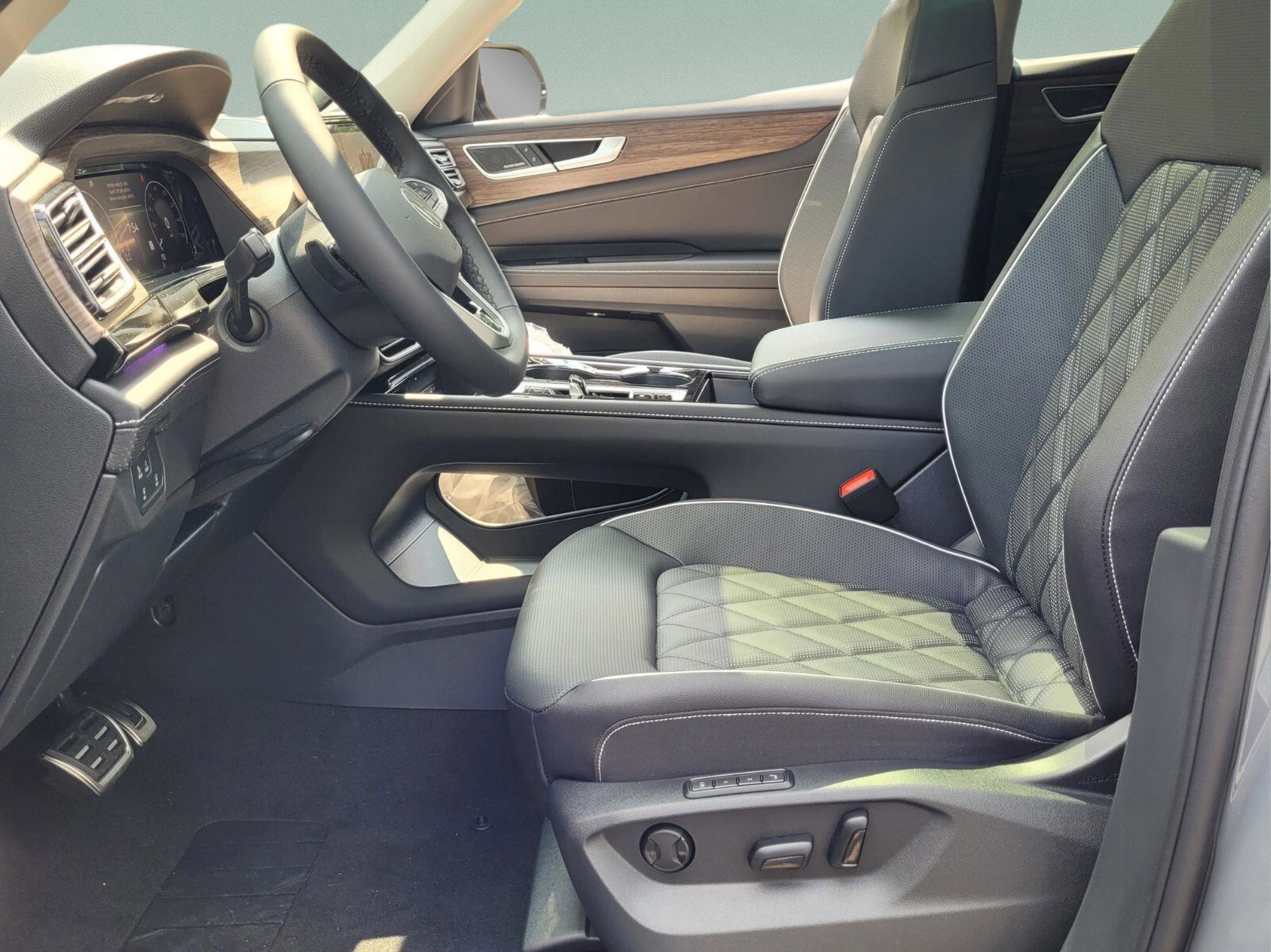 New 2026 Volkswagen Atlas SEL Premium R-Line image 14