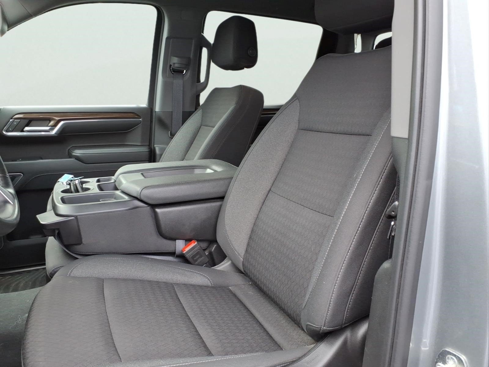 Used 2024 Chevrolet Silverado 1500 LT AWD/4WD image 7