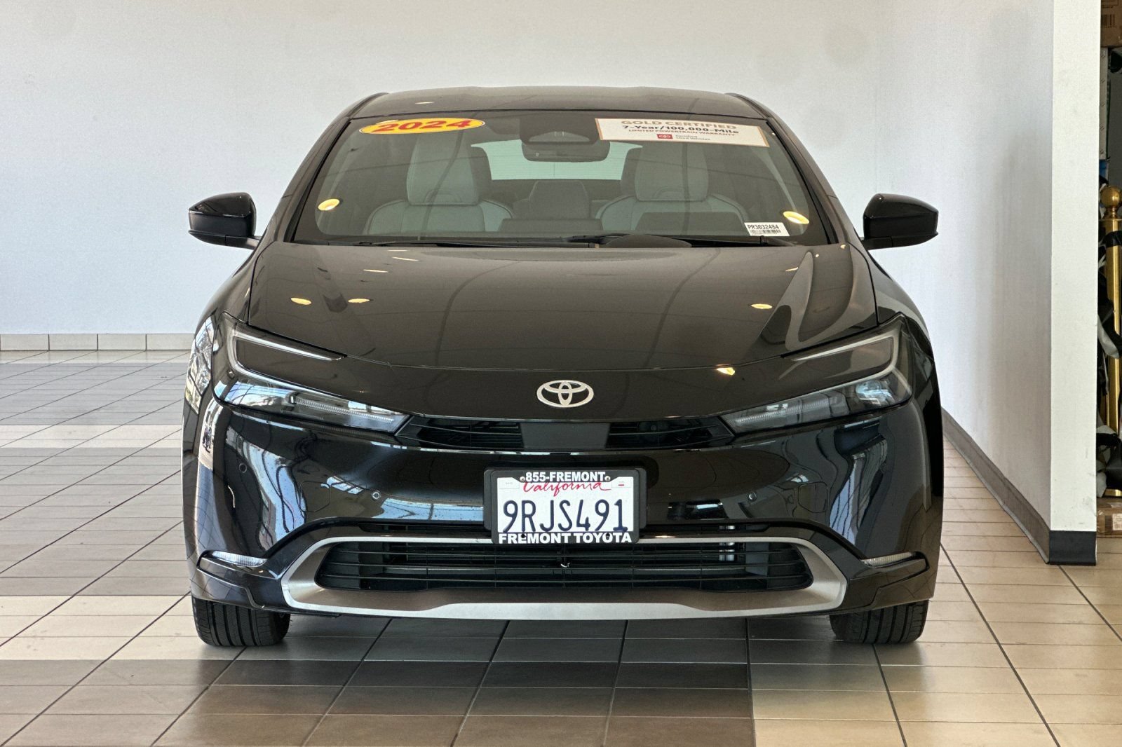 Certified 2024 Toyota Prius XLE FWD image 9